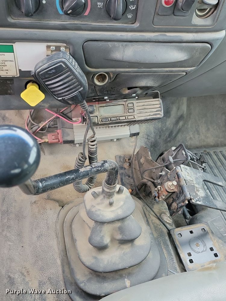 image for item OH9416 2004 Ford F750 utility / service truck