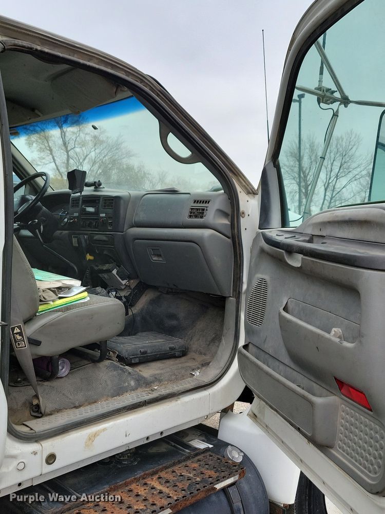 image for item OH9416 2004 Ford F750 utility / service truck
