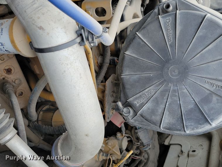 image for item OH9416 2004 Ford F750 utility / service truck