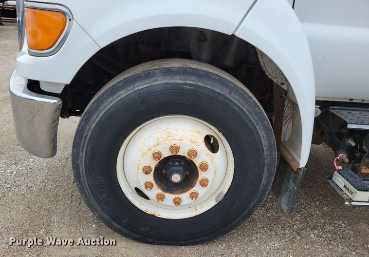 image for item OH9416 2004 Ford F750 utility / service truck