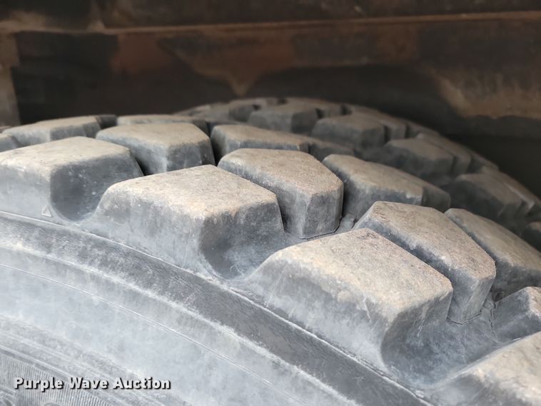 image for item OH9416 2004 Ford F750 utility / service truck