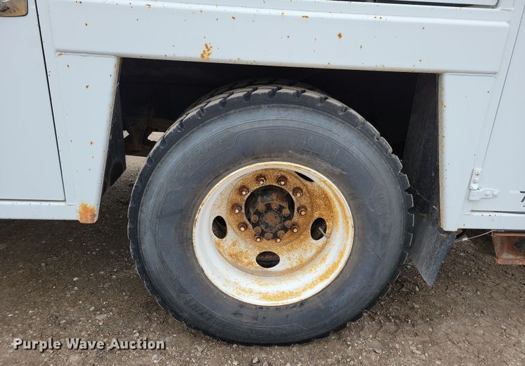 image for item OH9416 2004 Ford F750 utility / service truck