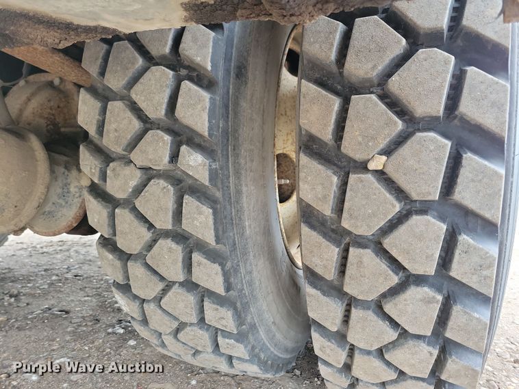 image for item OH9416 2004 Ford F750 utility / service truck