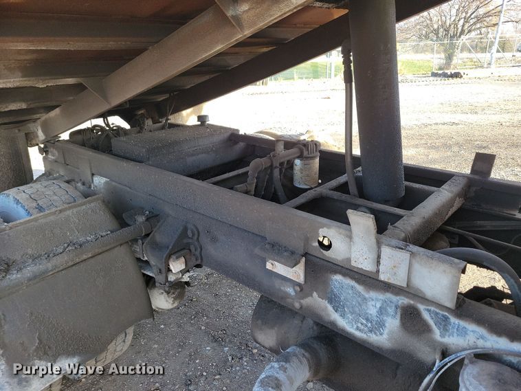 image for item OH9419 1993 Ford  LN9000 dump truck