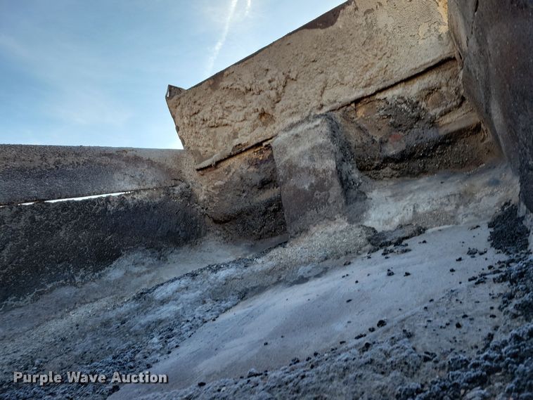 image for item OH9419 1993 Ford  LN9000 dump truck