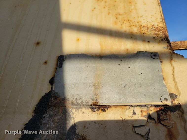 image for item OH9419 1993 Ford  LN9000 dump truck