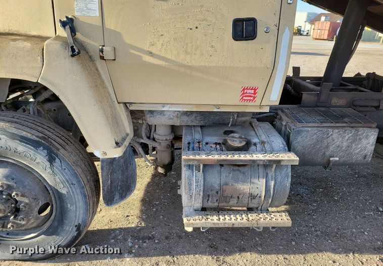 image for item OH9419 1993 Ford  LN9000 dump truck