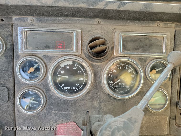 image for item OH9419 1993 Ford  LN9000 dump truck