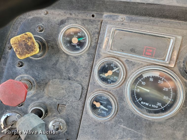 image for item OH9419 1993 Ford  LN9000 dump truck