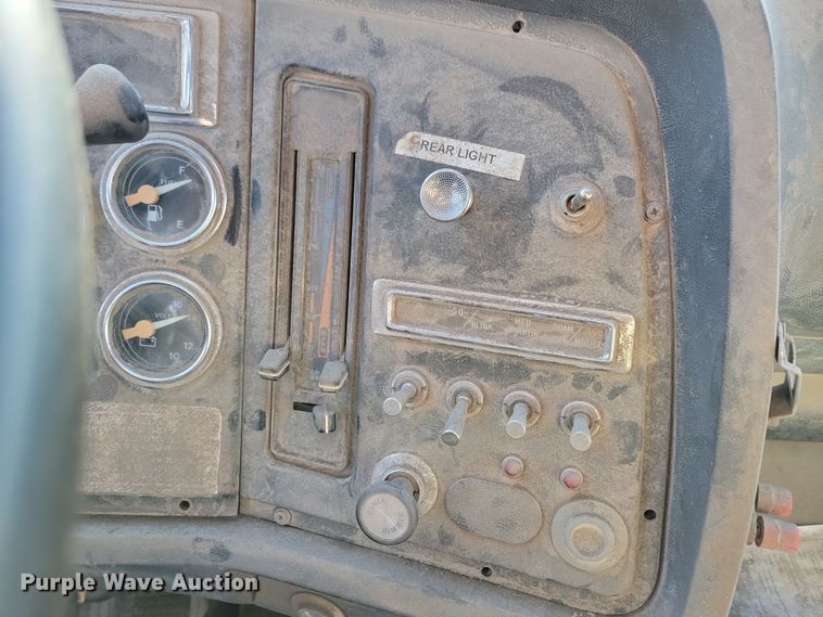 image for item OH9419 1993 Ford  LN9000 dump truck