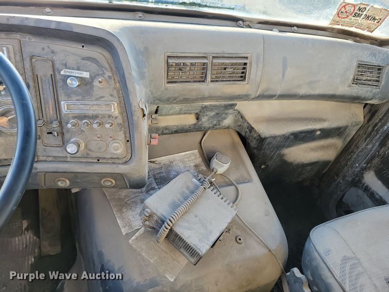 image for item OH9419 1993 Ford  LN9000 dump truck