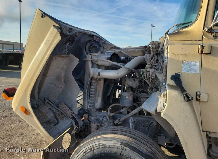 image for item OH9419 1993 Ford  LN9000 dump truck