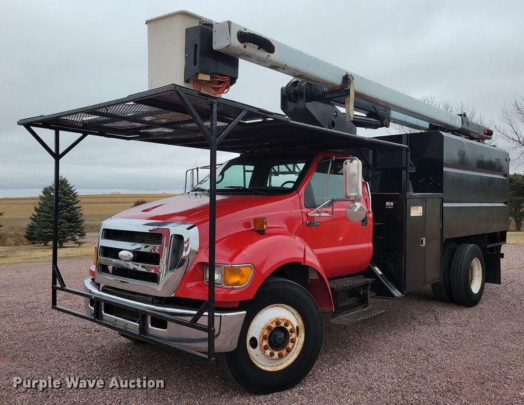 image for item OH9461 2007 Ford F750 forestry bucket truck