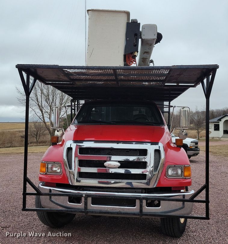 image for item OH9461 2007 Ford F750 forestry bucket truck