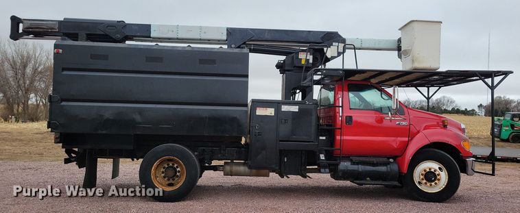 image for item OH9461 2007 Ford F750 forestry bucket truck