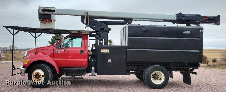 image for item OH9461 2007 Ford F750 forestry bucket truck