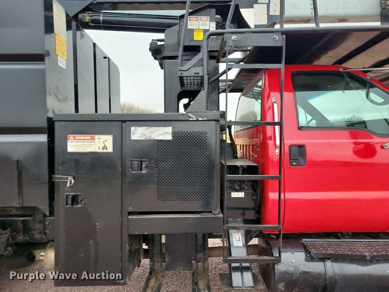 image for item OH9461 2007 Ford F750 forestry bucket truck