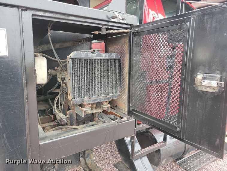 image for item OH9461 2007 Ford F750 forestry bucket truck