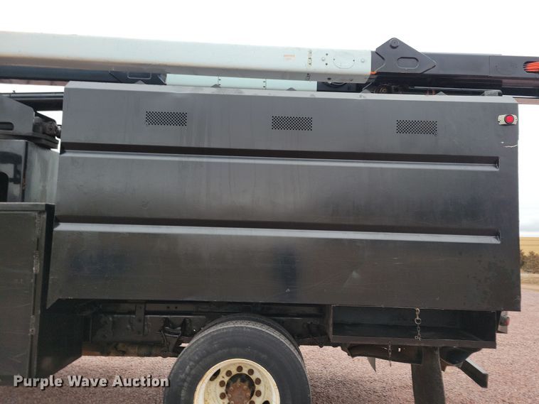 image for item OH9461 2007 Ford F750 forestry bucket truck