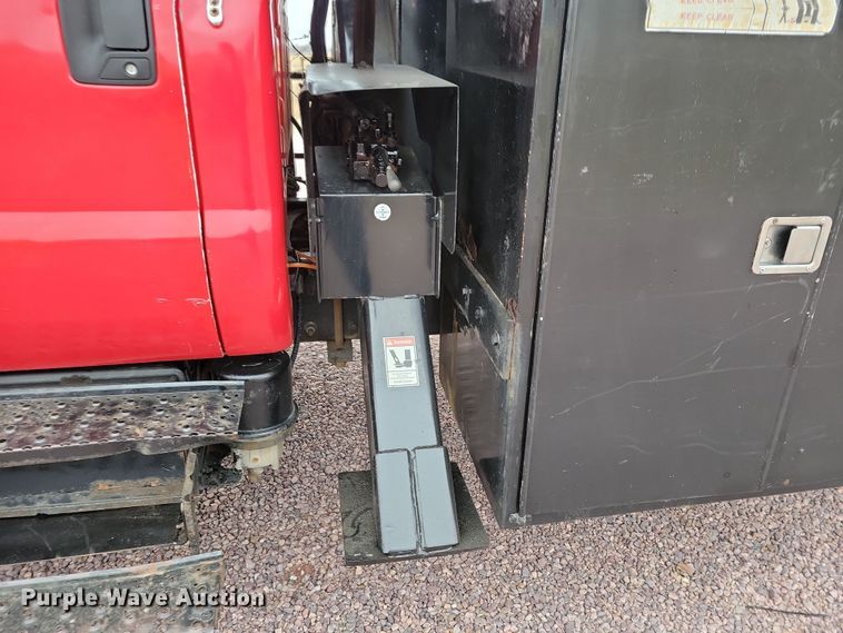 image for item OH9461 2007 Ford F750 forestry bucket truck