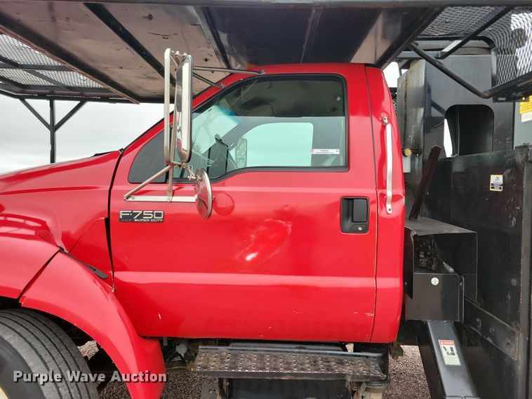 image for item OH9461 2007 Ford F750 forestry bucket truck