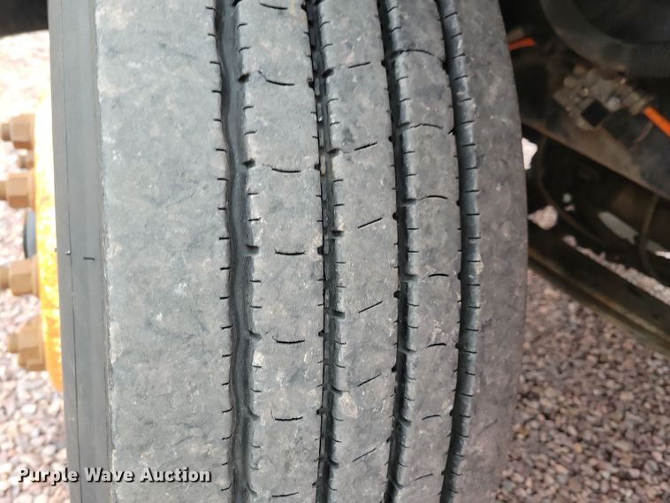 image for item OH9461 2007 Ford F750 forestry bucket truck