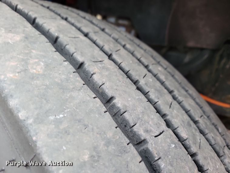 image for item OH9461 2007 Ford F750 forestry bucket truck