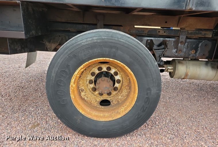 image for item OH9461 2007 Ford F750 forestry bucket truck