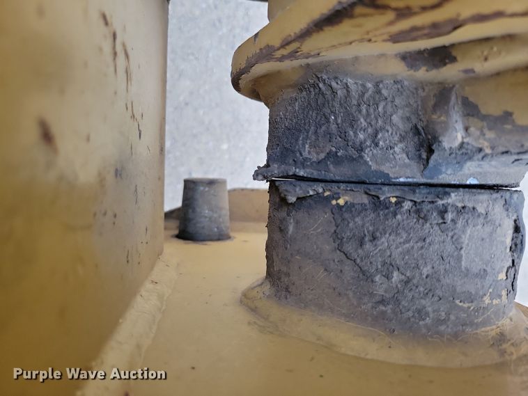 image for item OH9462 1997 Caterpillar TH103 telehandler