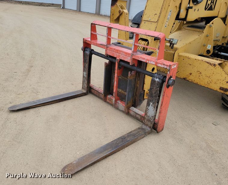 image for item OH9462 1997 Caterpillar TH103 telehandler