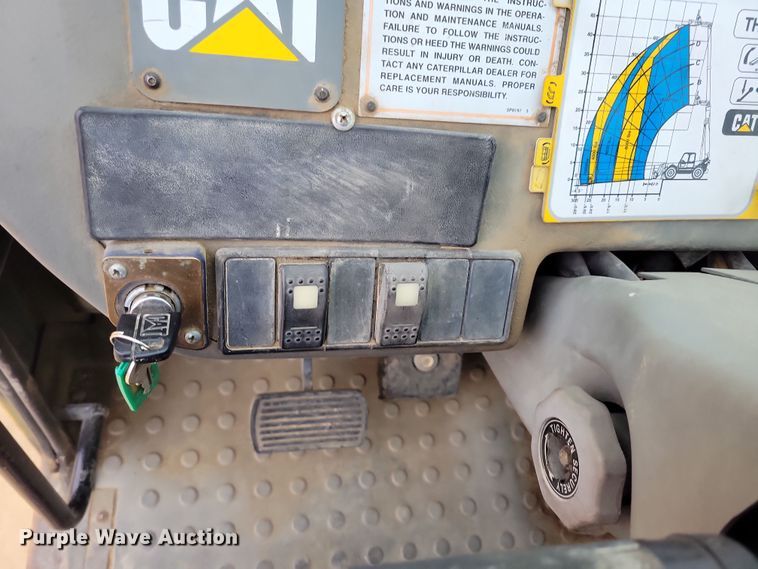 image for item OH9462 1997 Caterpillar TH103 telehandler