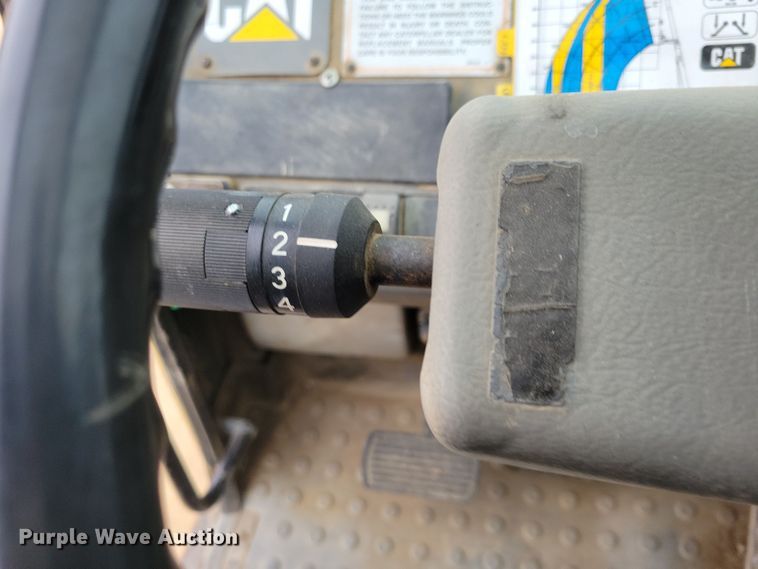 image for item OH9462 1997 Caterpillar TH103 telehandler