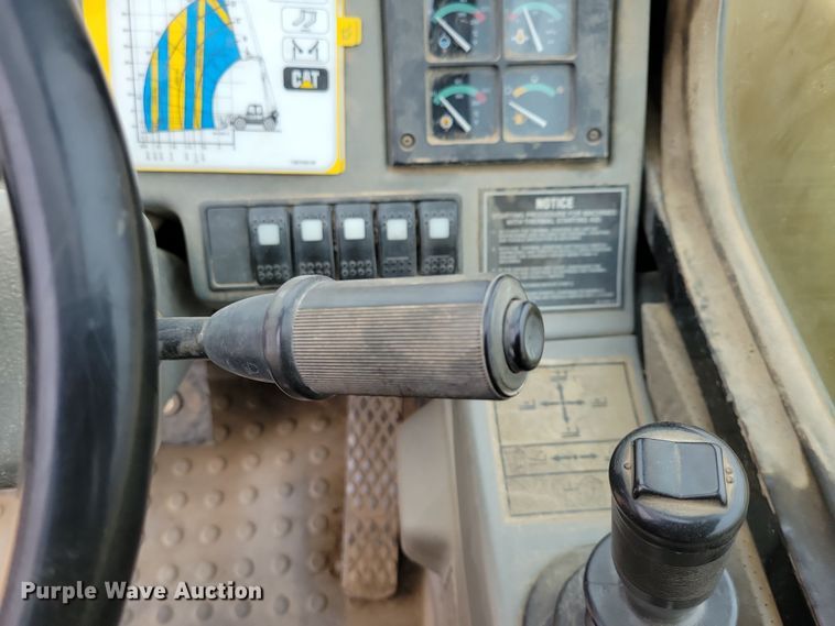 image for item OH9462 1997 Caterpillar TH103 telehandler