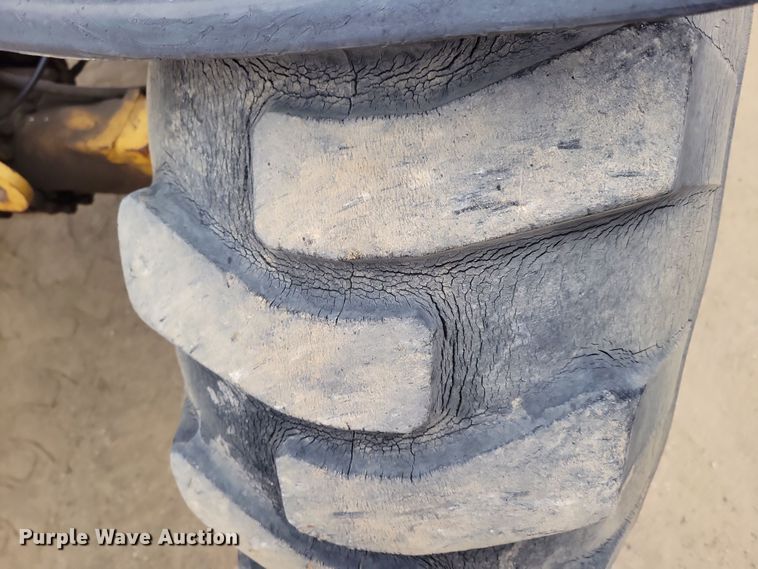 image for item OH9462 1997 Caterpillar TH103 telehandler