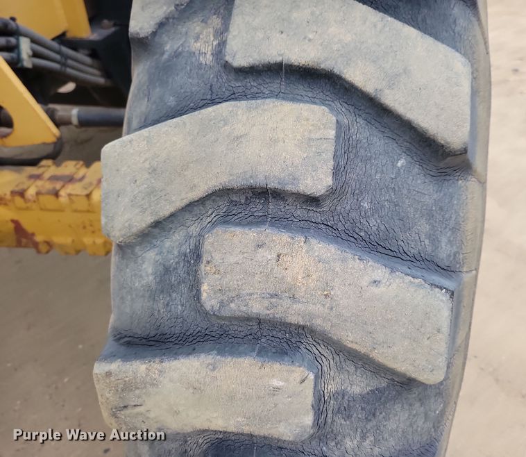 image for item OH9462 1997 Caterpillar TH103 telehandler