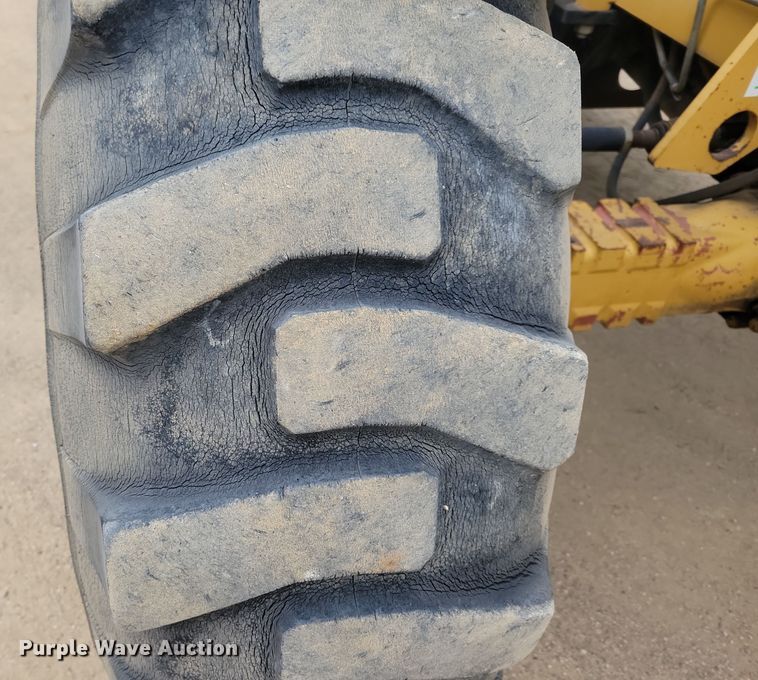 image for item OH9462 1997 Caterpillar TH103 telehandler