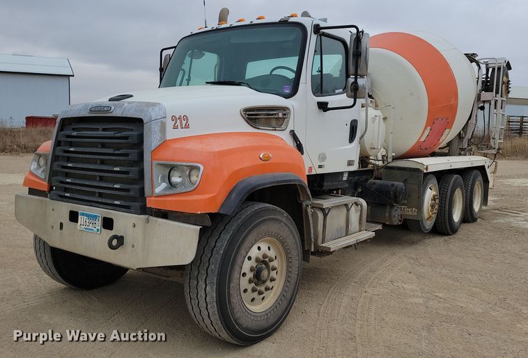 image for item OH9463 2012 Freightliner 114SD ready mix truck