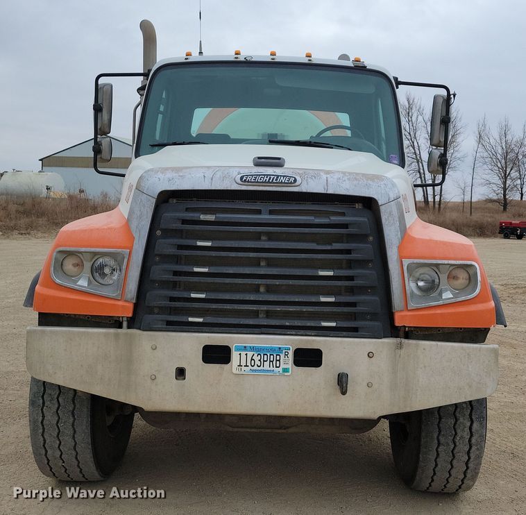 image for item OH9463 2012 Freightliner 114SD ready mix truck