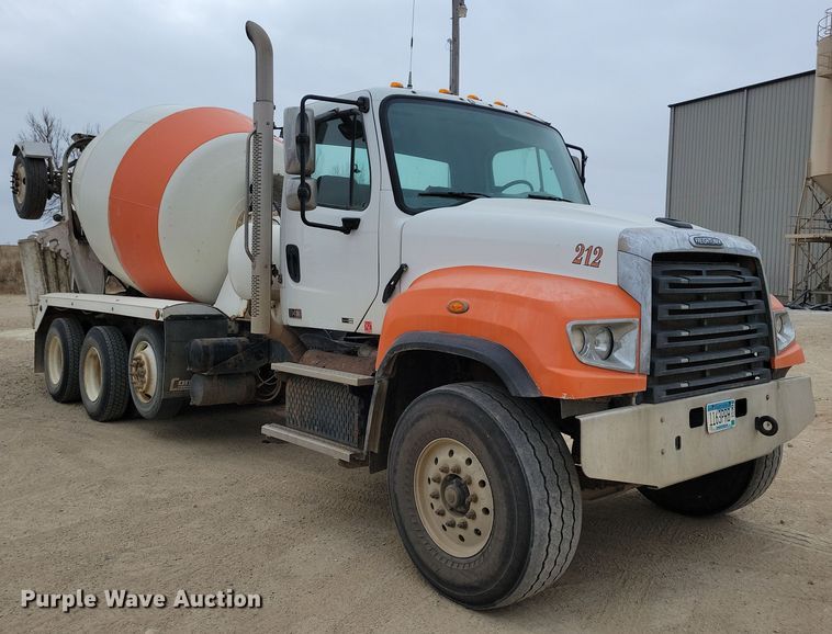 image for item OH9463 2012 Freightliner 114SD ready mix truck