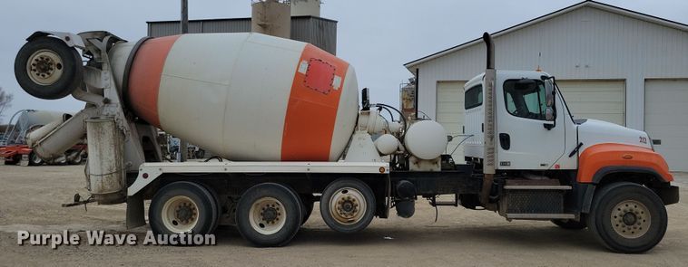 image for item OH9463 2012 Freightliner 114SD ready mix truck