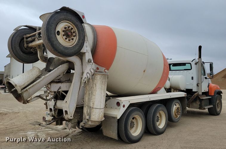 image for item OH9463 2012 Freightliner 114SD ready mix truck