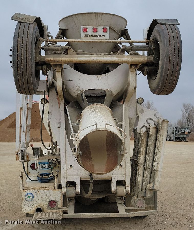 image for item OH9463 2012 Freightliner 114SD ready mix truck