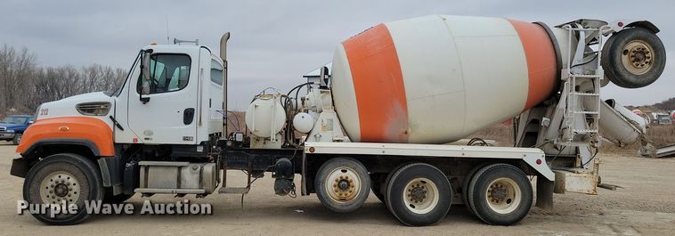 image for item OH9463 2012 Freightliner 114SD ready mix truck