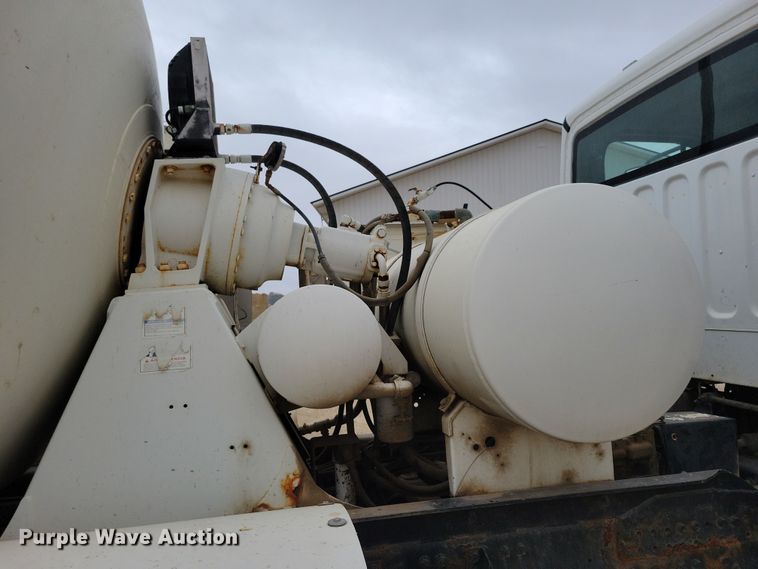 image for item OH9463 2012 Freightliner 114SD ready mix truck