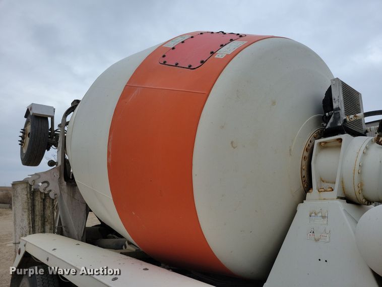 image for item OH9463 2012 Freightliner 114SD ready mix truck