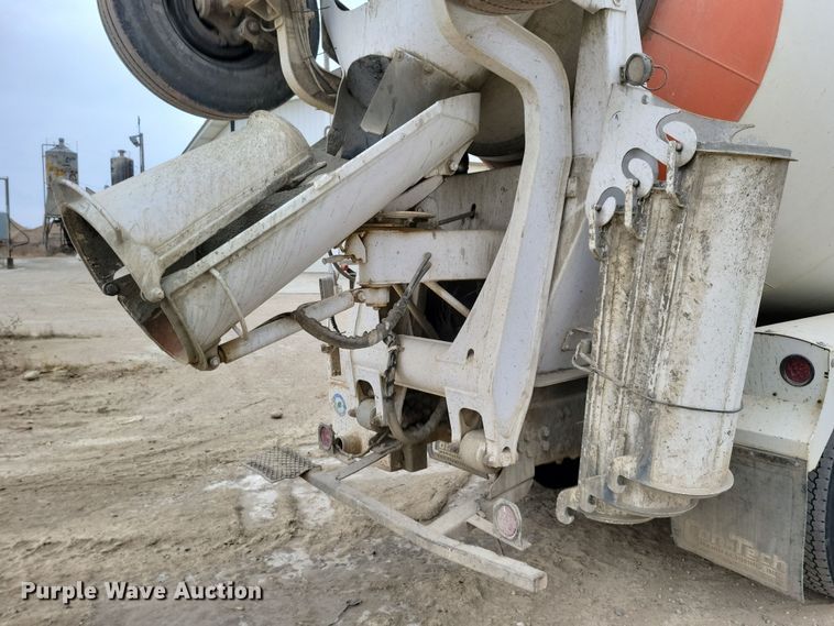 image for item OH9463 2012 Freightliner 114SD ready mix truck