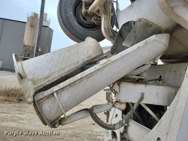 image for item OH9463 2012 Freightliner 114SD ready mix truck