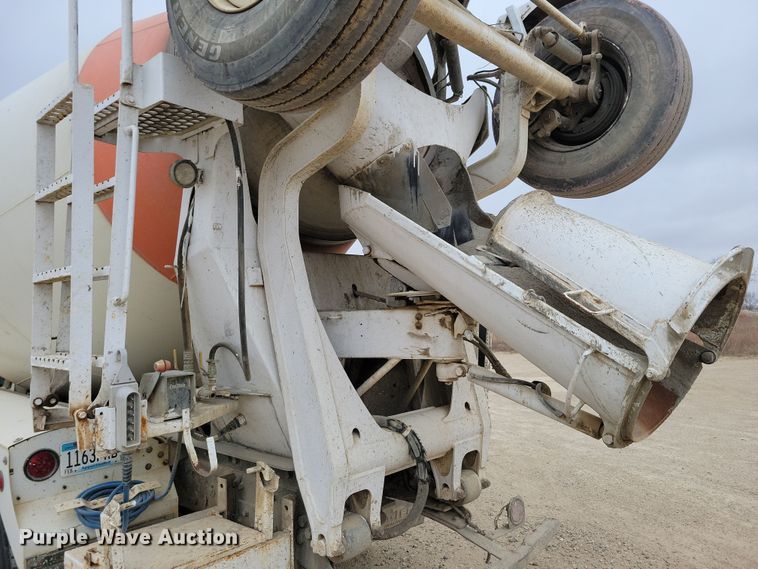 image for item OH9463 2012 Freightliner 114SD ready mix truck