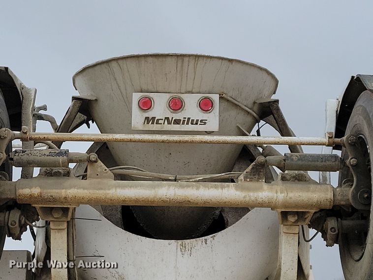 image for item OH9463 2012 Freightliner 114SD ready mix truck