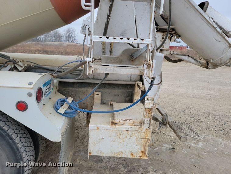 image for item OH9463 2012 Freightliner 114SD ready mix truck